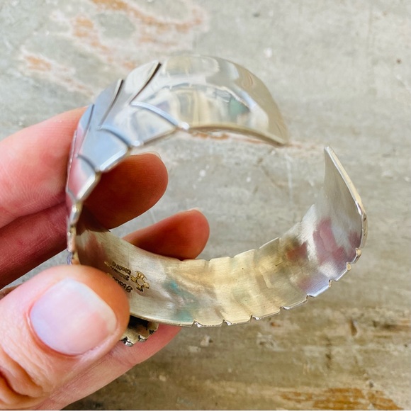 SOLD ♥️ Navajo ♥️ Robert Yellowhorse Sterling Silver & Turquoise Cuff - Picture 11 of 14